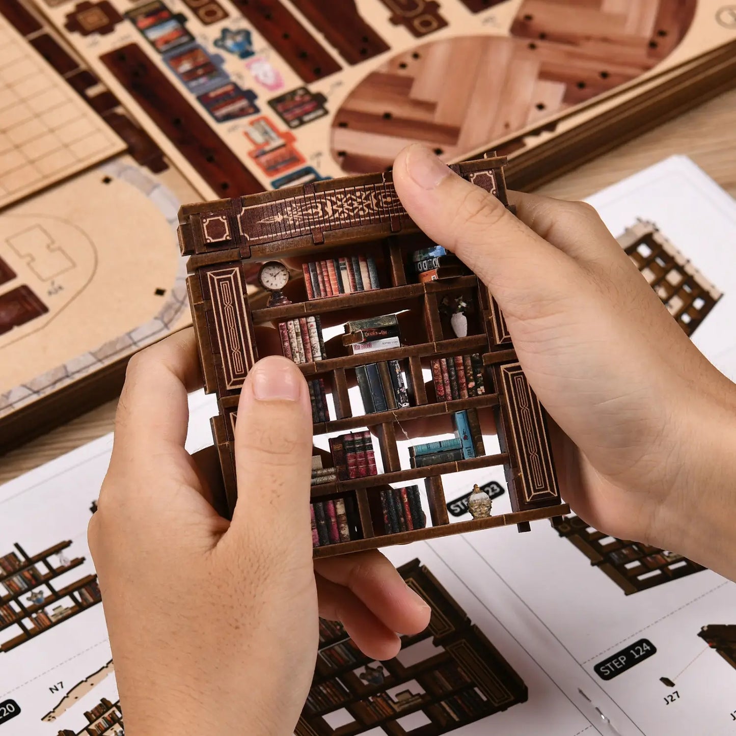 Mini Biblioteca dos Sonhos — Kit Book Nook 3D com LED