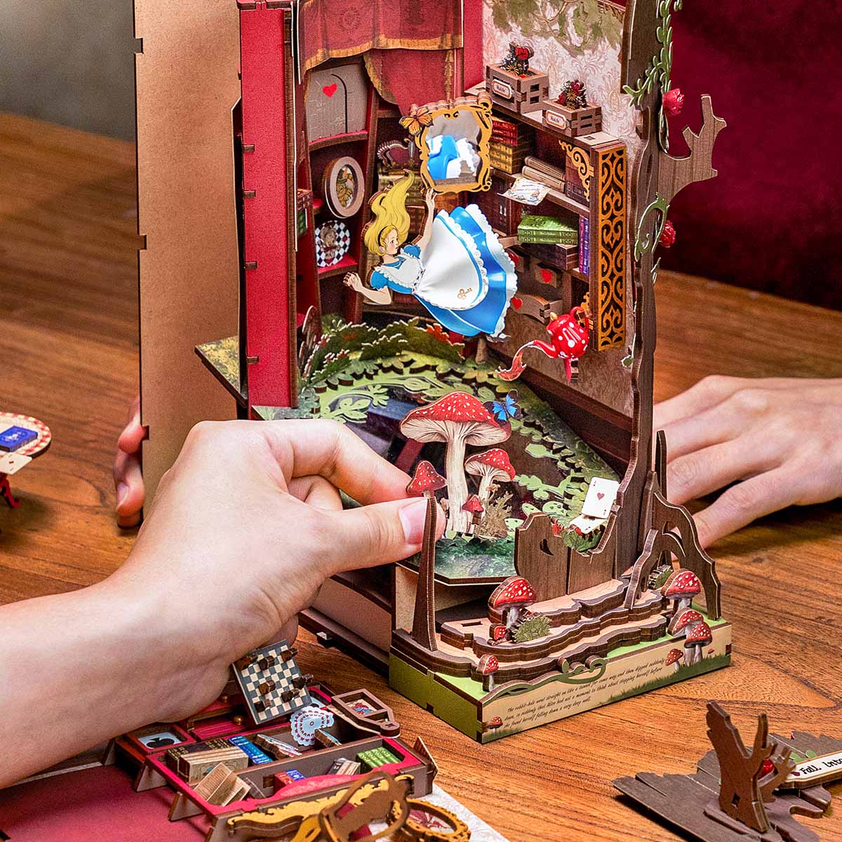Alice no País das Maravilhas - Book Nook