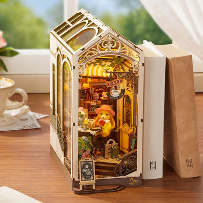Café Charmoso | Book Nook DIY