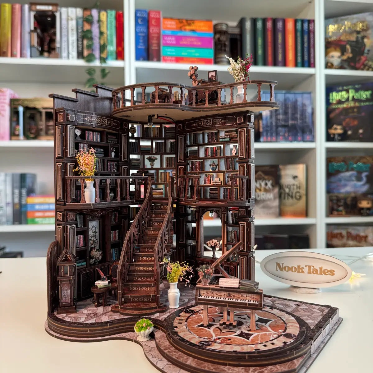 Mini Biblioteca dos Sonhos — Kit Book Nook 3D com LED