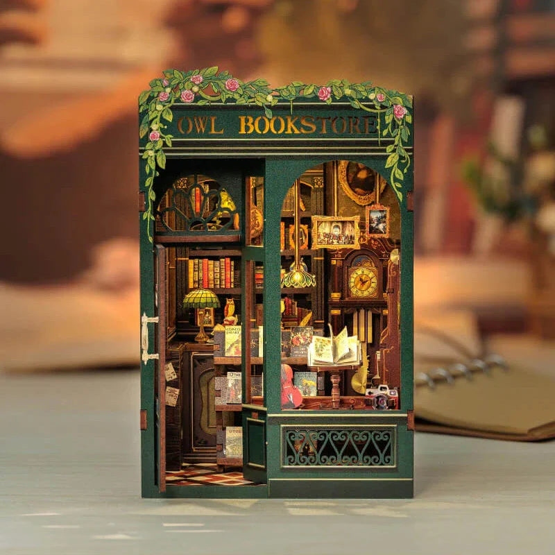 Livraria da Coruja — Kit Book Nook 3D com LED